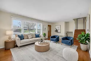 10 N Adams Dr, Addison, IL 60101 - Photo 4