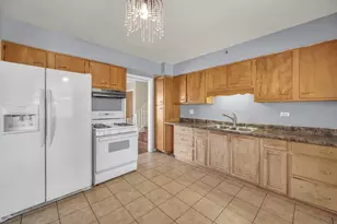 10 N Adams Dr, Addison, IL 60101 - Photo 8