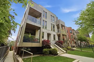 4627 N Beacon St, Chicago, IL 60640 - Photo 2