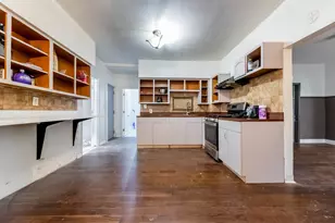 14010 S Green Bay Ave, Burnham, IL 60633 - Photo 6