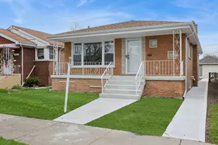 12621 S Wood St, Calumet Park, IL 60827 - Photo 2