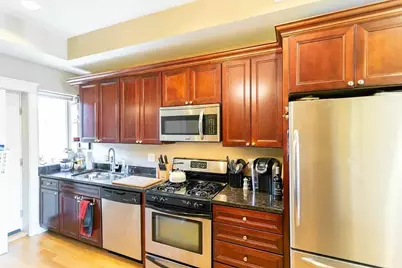 4138 N Kenmore Avenue #2, Chicago, IL 60613 - Photo 2