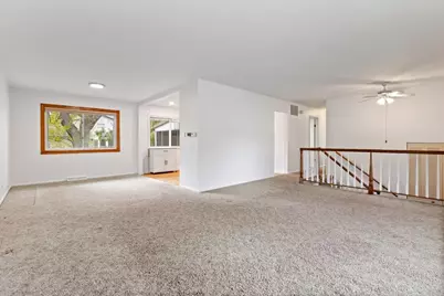 644 N Glenn Drive, Palatine, IL 60074 - Photo 2