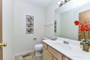 2414 Savoy Ct, Aurora, IL 60503 - Photo 12