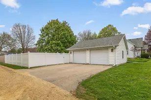 101 S Hickory St, Shannon, IL 61078 - Photo 4