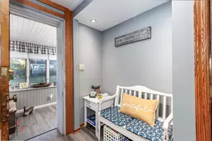 527 E Main St, Ottawa, IL 61350 - Photo 8