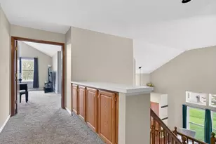 1353 Royal Oak Ln, Lake in the Hills, IL 60156 - Photo 16