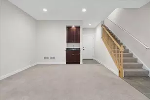 162 Festival Ct, Elgin, IL 60120 - Photo 2