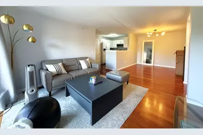 680 Mill Circle #203, Wheeling, IL 60090 - Photo 4