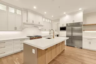 845 S Colfax Ave, Elmhurst, IL 60126 - Photo 2