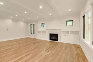 845 S Colfax Ave, Elmhurst, IL 60126 - Photo 8