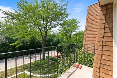 1250 Park Avenue W #421, Highland Park, IL 60035 - Photo 2