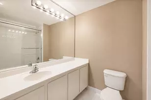 345 N La Salle Dr, Chicago, IL 60654 - Photo 8