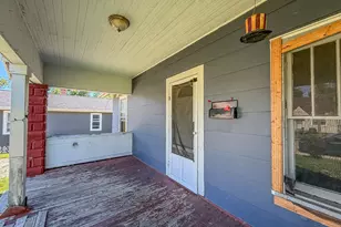 931 1st St, Charleston, IL 61920 - Photo 4