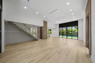 536 NW 48th St, Miami, FL 33127 - Photo 10