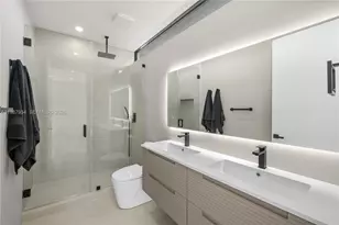 536 NW 48th St, Miami, FL 33127 - Photo 30