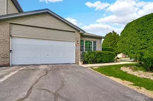 9324 S 79th Ave, Hickory Hills, IL 60457 - Photo 2