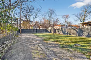 1922 S 18th Ave, Maywood, IL 60153 - Photo 32