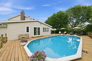 877 N Dovington Dr, Hoffman Estates, IL 60169 - Photo 54