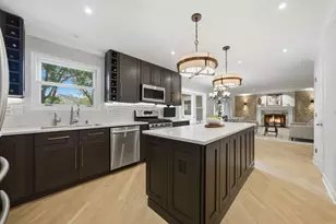 877 N Dovington Dr, Hoffman Estates, IL 60169 - Photo 12