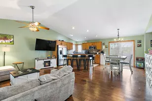 919 Spring Dr, Marengo, IL 60152 - Photo 2