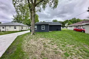 1210 Douglas Dr, Sterling, IL 61081 - Photo 18