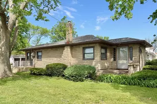 1404 Plain St, Peru, IL 61354 - Photo 1