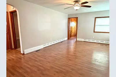 1404 Plain Street, Peru, IL 61354 - Photo 8