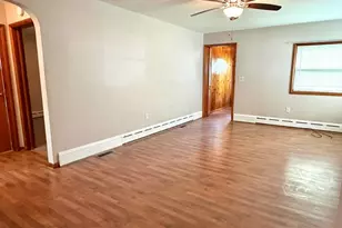 1404 Plain St, Peru, IL 61354 - Photo 8
