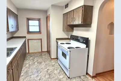 1404 Plain Street, Peru, IL 61354 - Photo 10