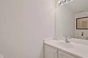 210 S Desplaines St, Chicago, IL 60661 - Photo 14