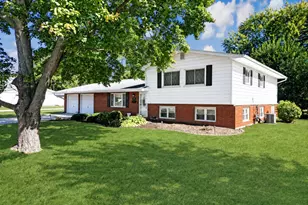 517 S 5th St, Princeton, IL 61356 - Photo 1