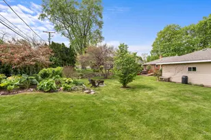 389 Poplar St, Crystal Lake, IL 60014 - Photo 24