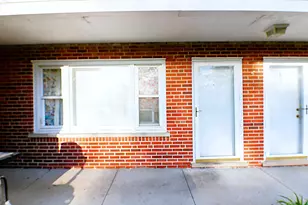 1109 Holiday Ln, Des Plaines, IL 60016 - Photo 2