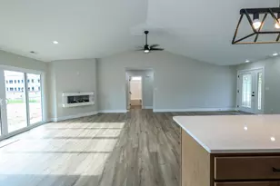 1600 Philip Ln, Marion, IL 62959 - Photo 6