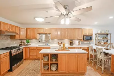 27 E Hattendorf Avenue #213, Roselle, IL 60172 - Photo 4