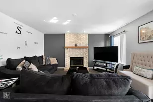 910 Great Plains Ave, Matteson, IL 60443 - Photo 4
