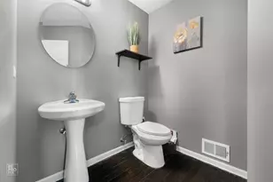 910 Great Plains Ave, Matteson, IL 60443 - Photo 6