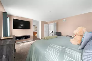 910 Great Plains Ave, Matteson, IL 60443 - Photo 8