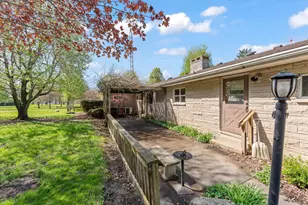 2501 N 4100 East Rd, Bellflower, IL 62174 - Photo 46