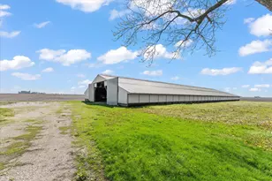 2501 N 4100 East Rd, Bellflower, IL 62174 - Photo 48