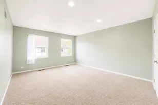 250 Acorn Dr, Streamwood, IL 60107 - Photo 14