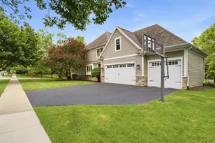 899 Edgewood Dr, Sugar Grove, IL 60554 - Photo 48