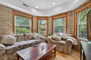 1342 W Greenleaf Ave, Chicago, IL 60626 - Photo 16