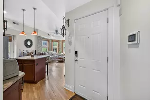 1342 W Greenleaf Ave, Chicago, IL 60626 - Photo 6