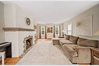 397 S Holly Avenue, Elmhurst, IL 60126 - Photo 6