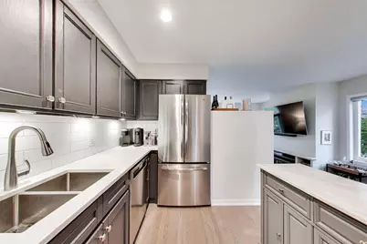 1050 W Webster Avenue #2W, Chicago, IL 60614 - Photo 12