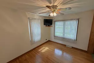 12427 S Ada St, Calumet Park, IL 60827 - Photo 4