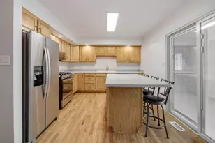 318 Hillcrest Dr, Algonquin, IL 60102 - Photo 6