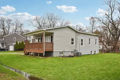 402 Lily Lane, Lakemoor, IL 60051 - Photo 4